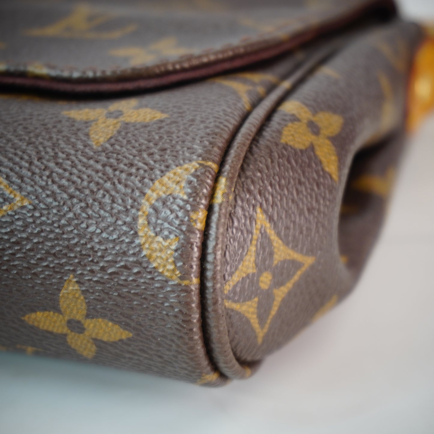 Louis Vuitton	Favorite DE GHW