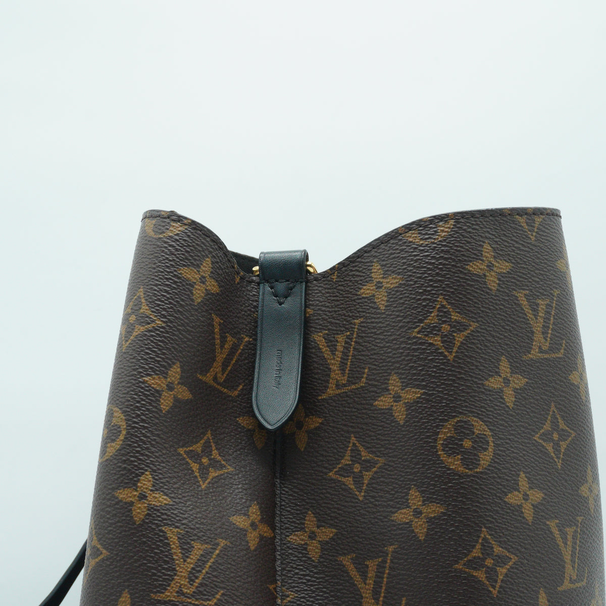 Louis Vuitton	Neo Neo MM Bucket Mono GHW