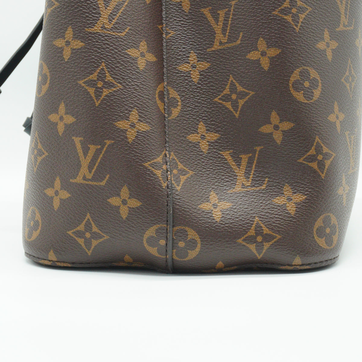 Louis Vuitton	Neo Neo MM Bucket Mono GHW