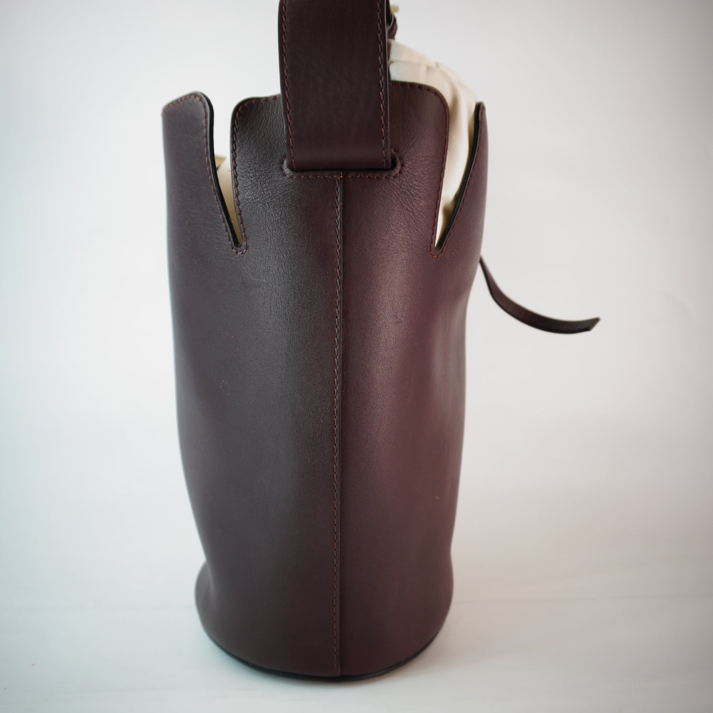 Burberry	Bucket Burgundy GHW Small
