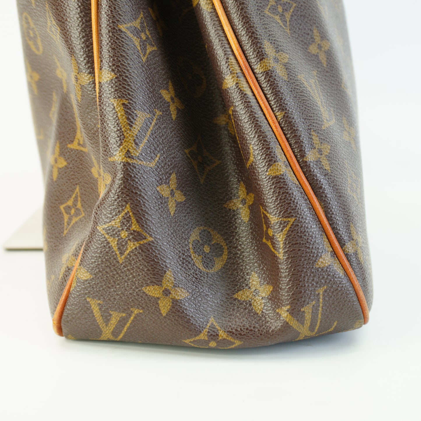 Louis Vuitton	Batignolles Horizontal GHW