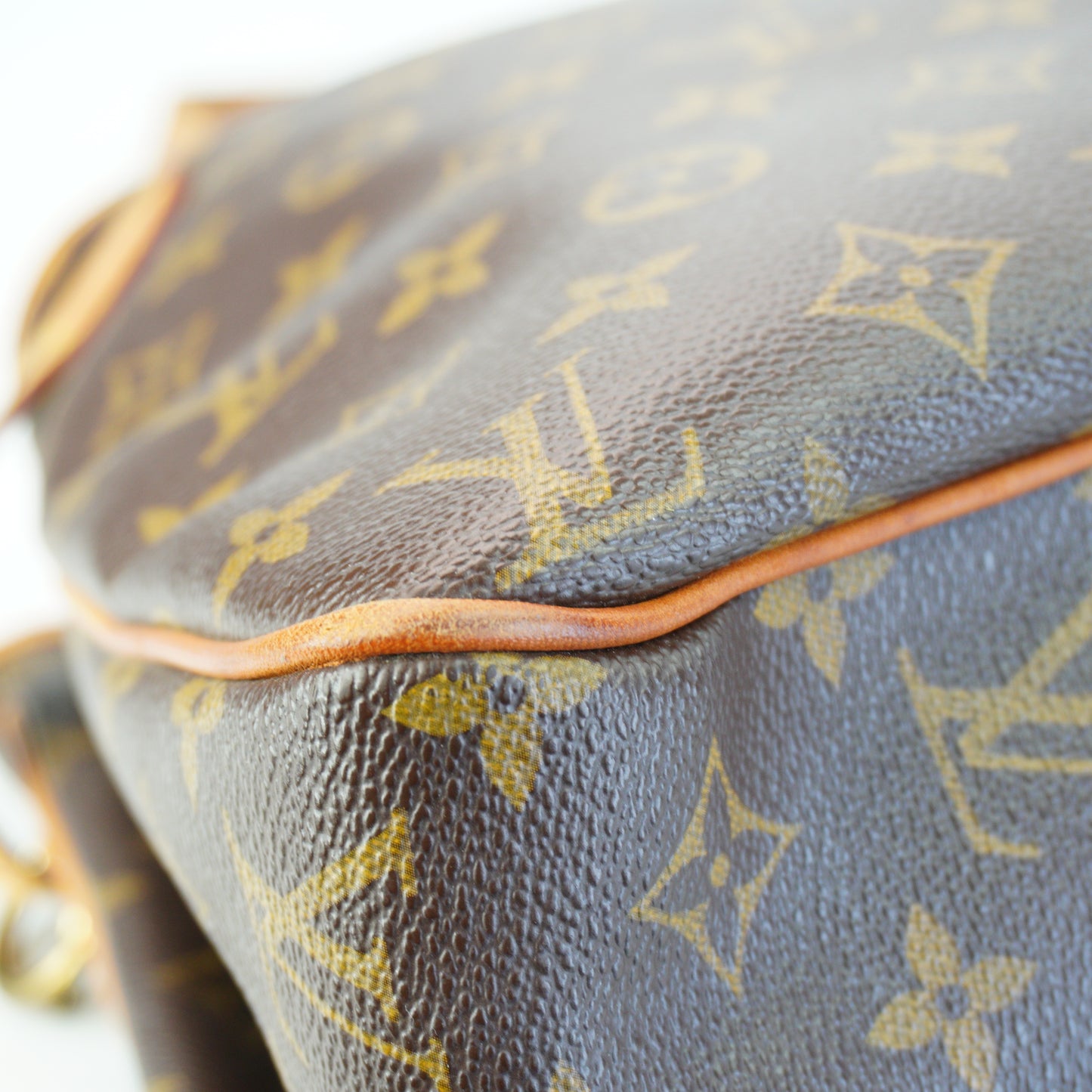 Louis Vuitton	Batignolles Horizontal GHW