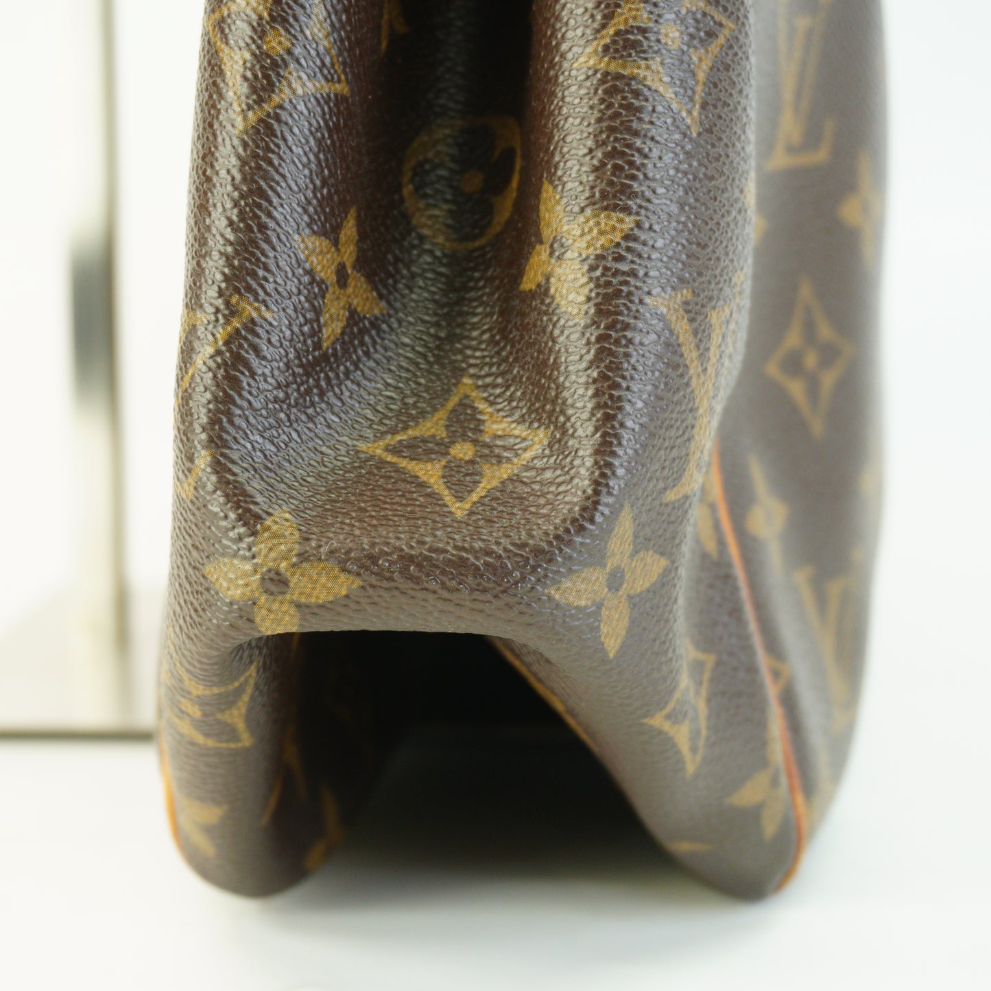Louis Vuitton	Horizontal Monogram Medium GHW