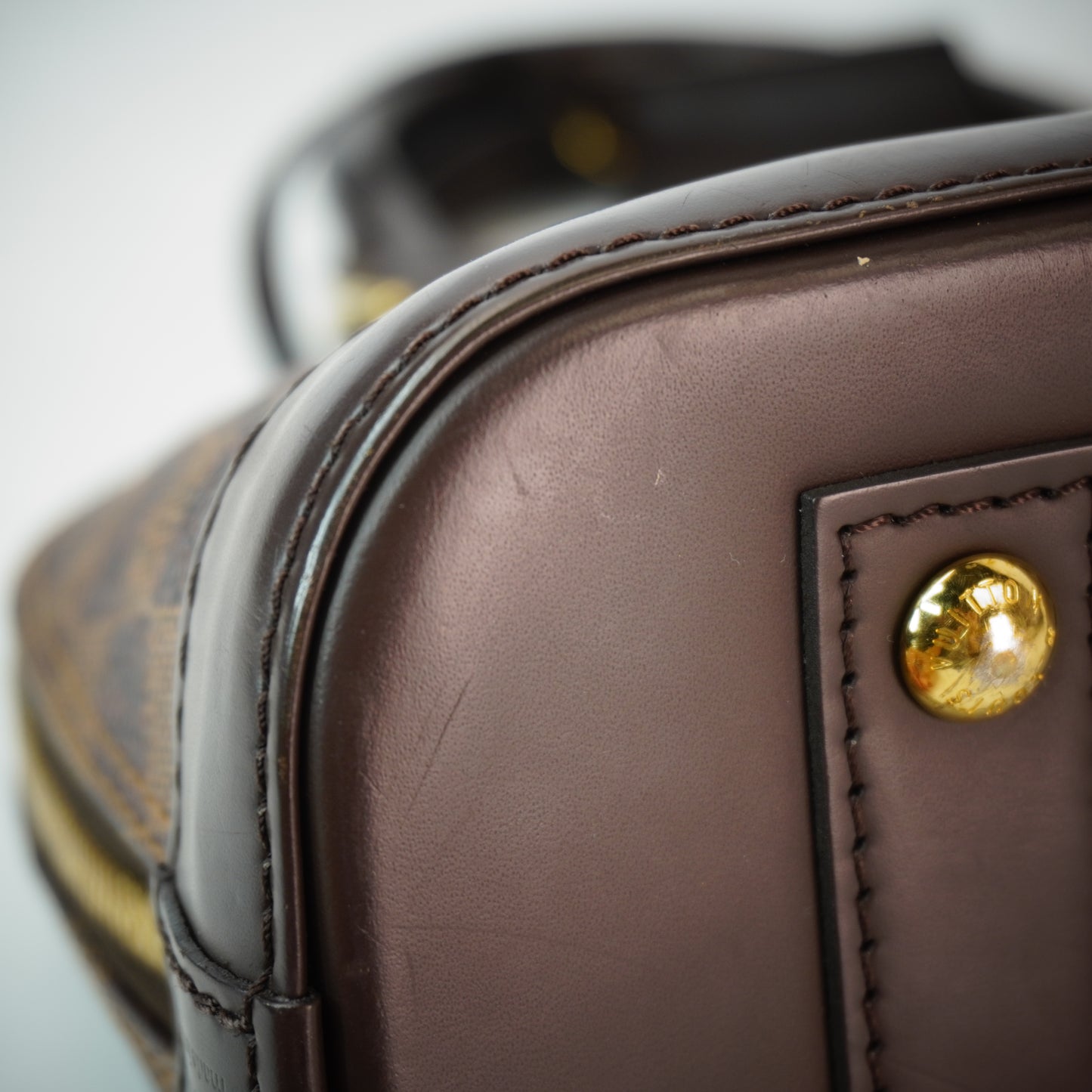 Louis Vuitton	Alma BB DE GHW (20x10x14)