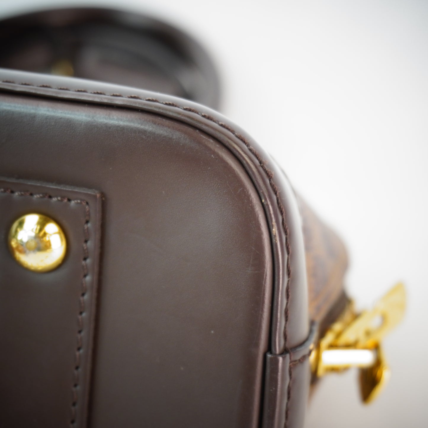 Louis Vuitton	Alma BB DE GHW (20x10x14)