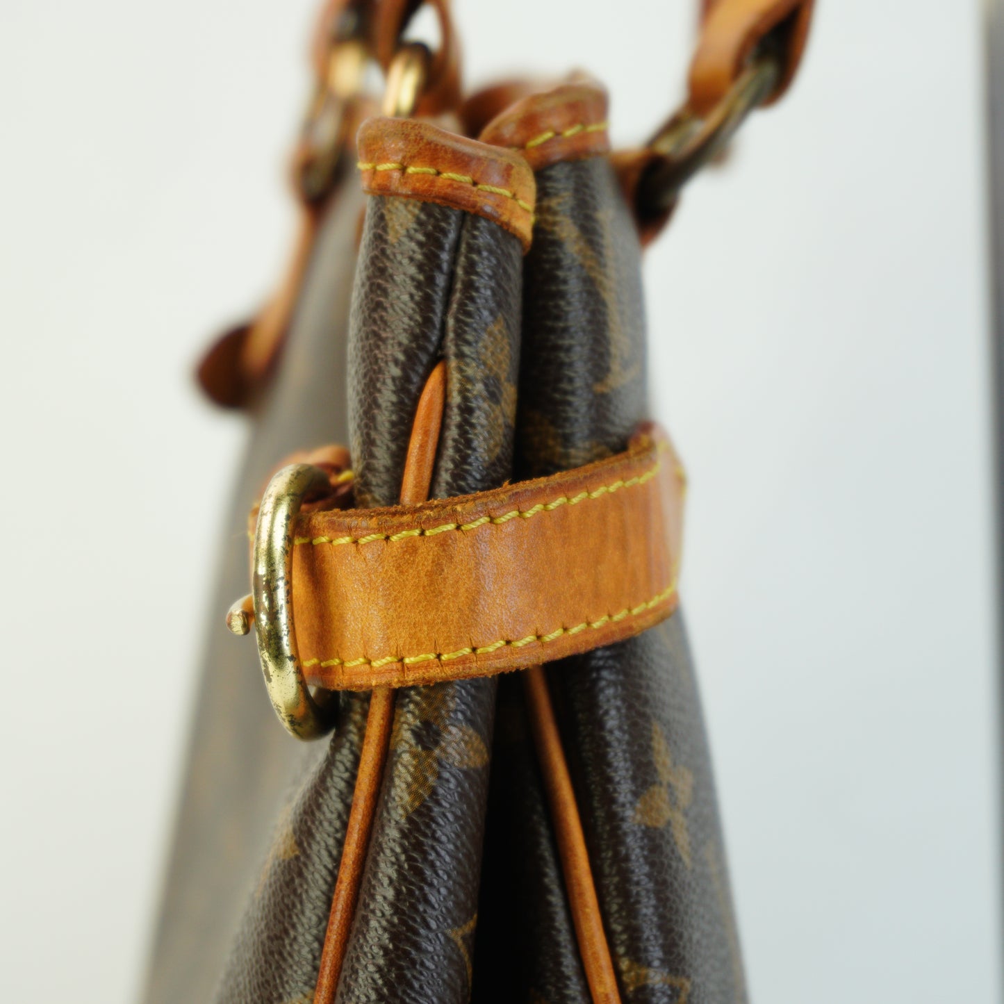 Louis Vuitton	Horizontal Monogram Medium GHW
