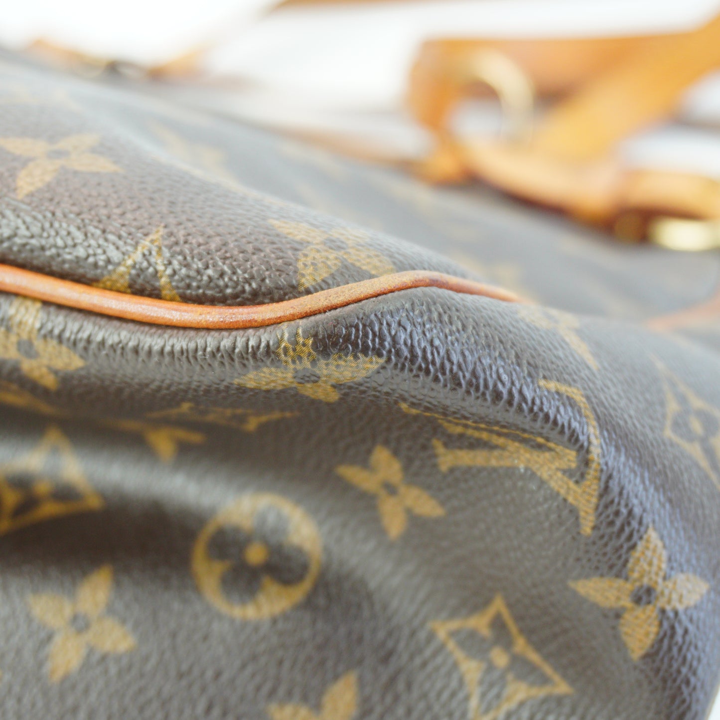 Louis Vuitton	Horizontal Monogram Medium GHW