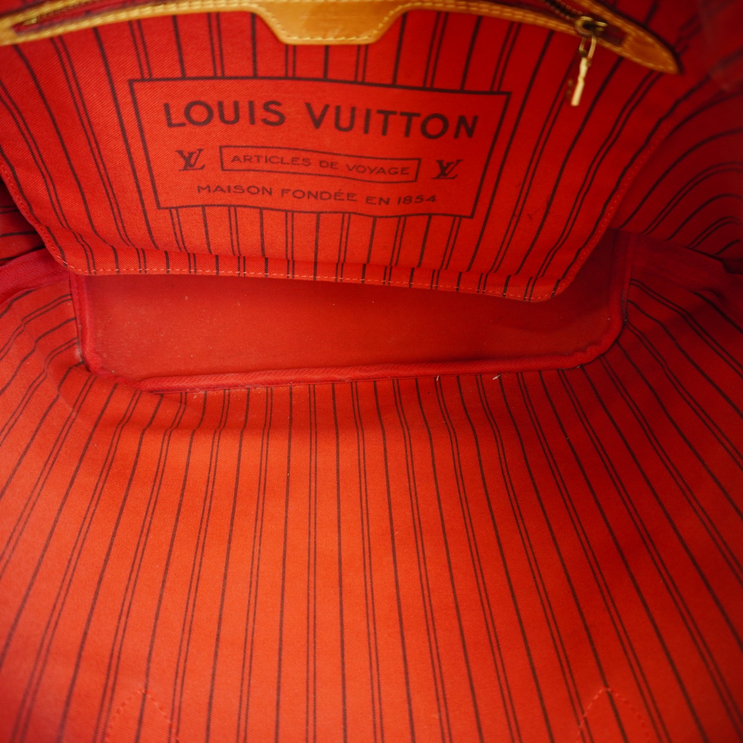 Louis Vuitton	Neverfull Tote GHW Medium