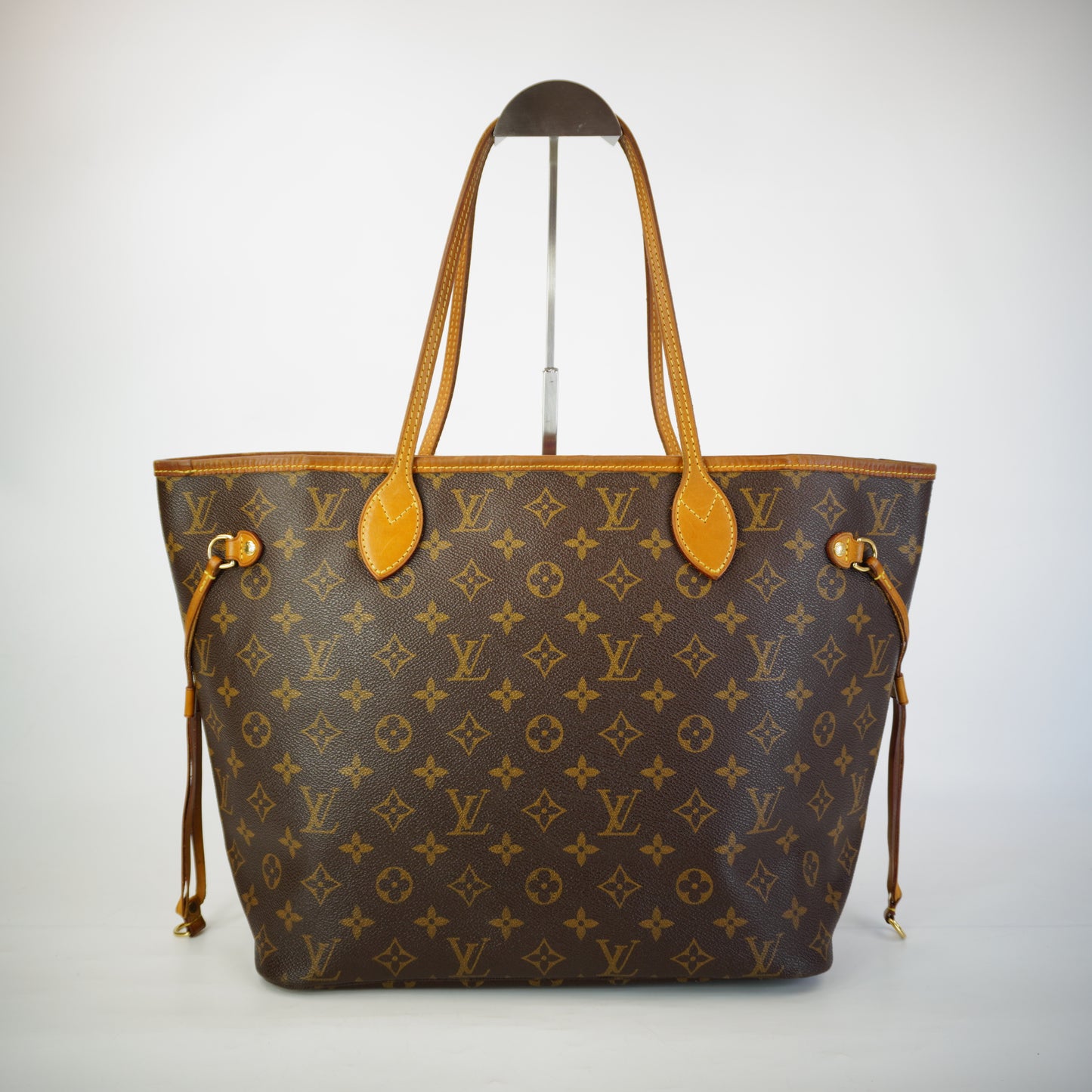 Louis Vuitton	Neverfull Tote GHW Medium