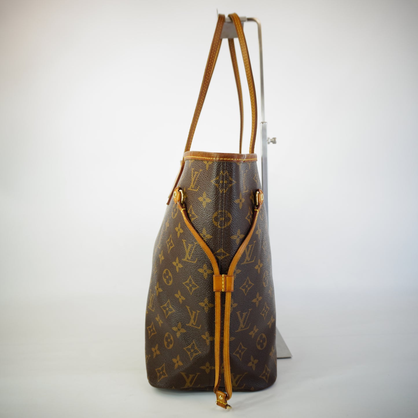 Louis Vuitton	Neverfull Tote GHW Medium