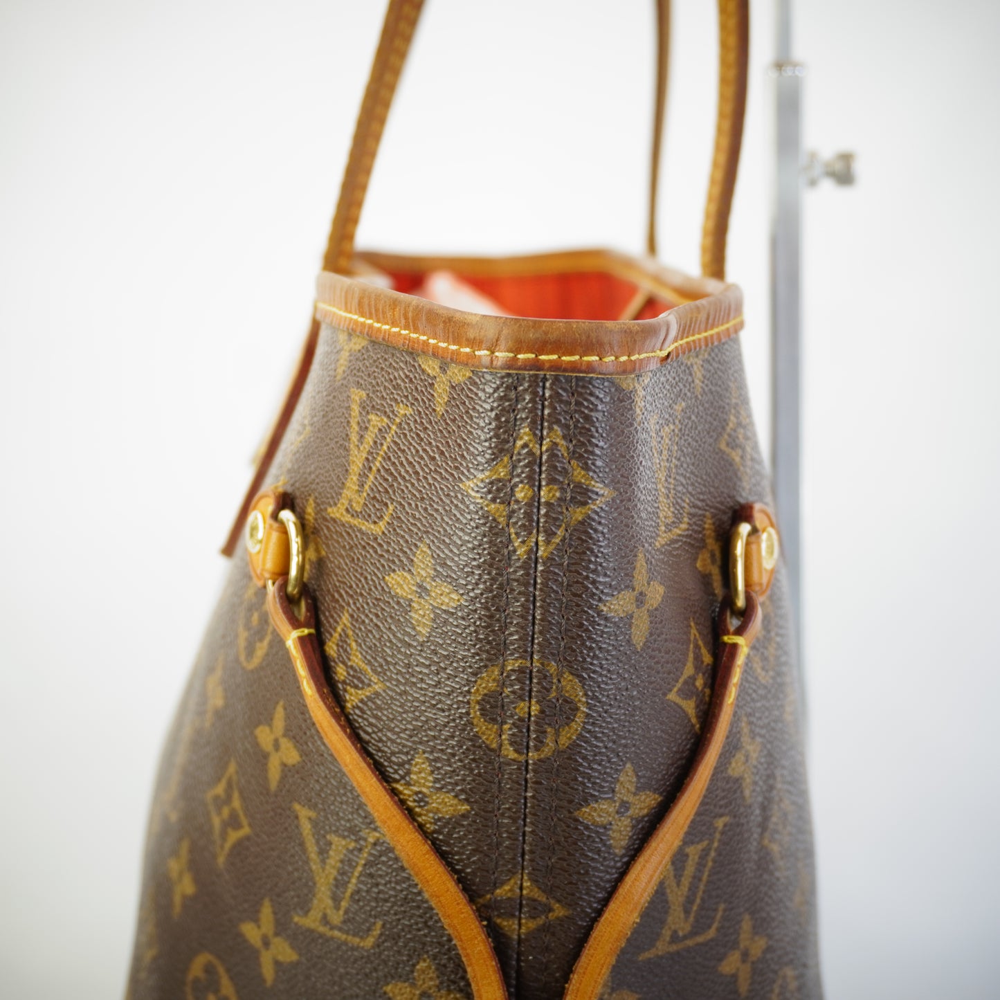 Louis Vuitton	Neverfull Tote GHW Medium