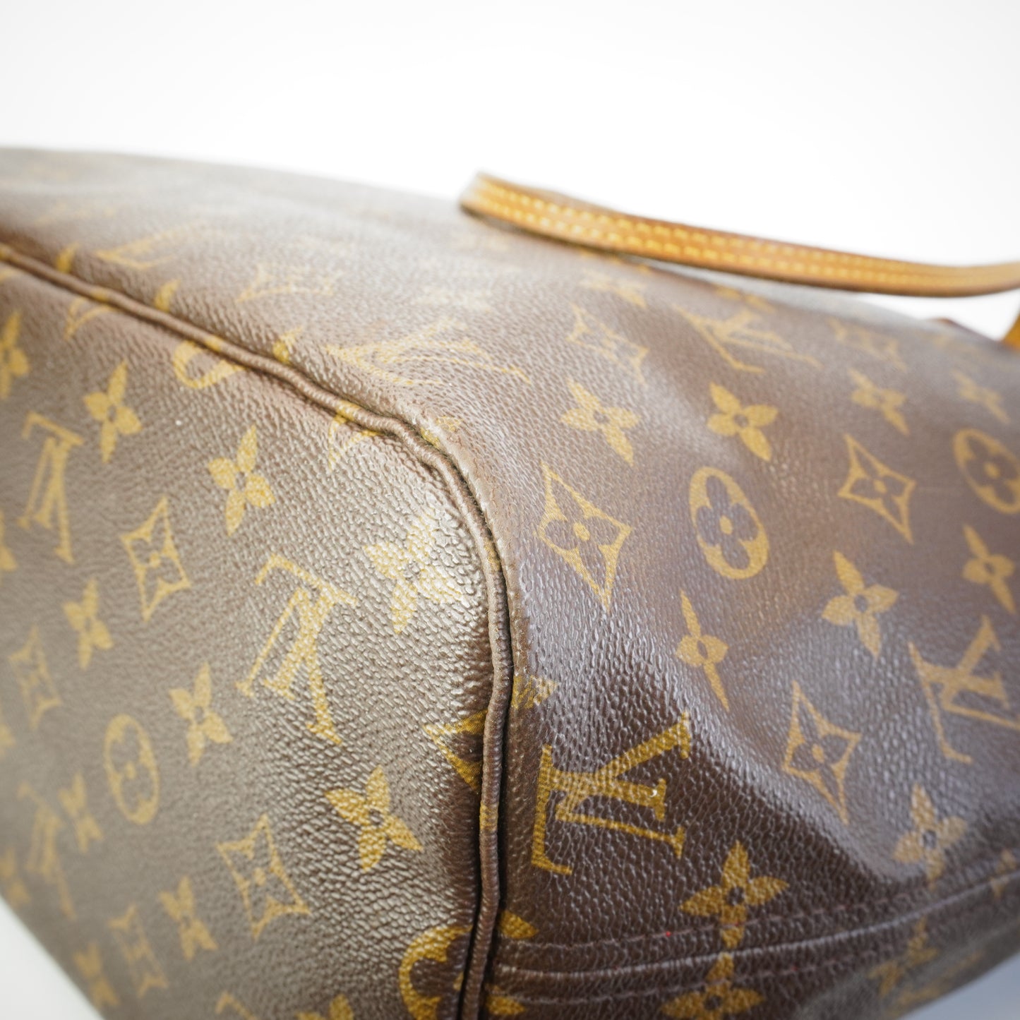 Louis Vuitton	Neverfull Tote GHW Medium