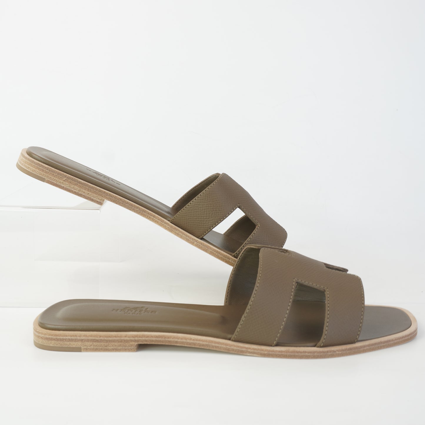 Hermes	Oran Sandals Etoupe