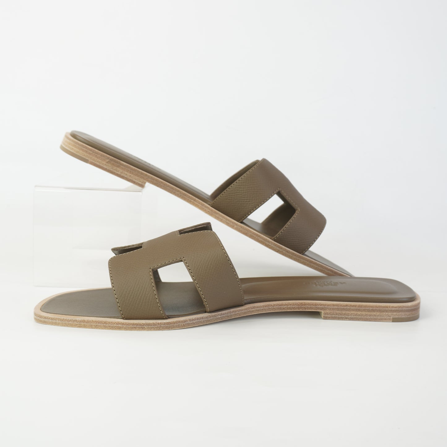 Hermes	Oran Sandals Etoupe