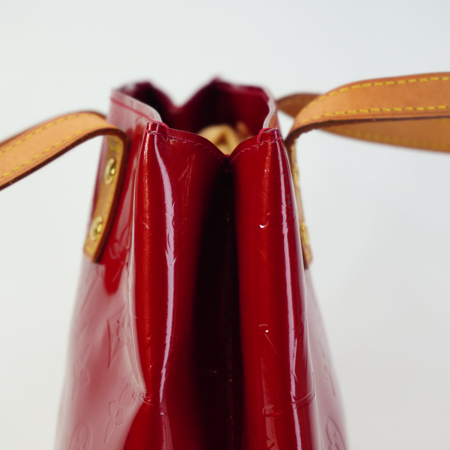 Louis Vuitton	Vernis Reade Patent Red GHW Small