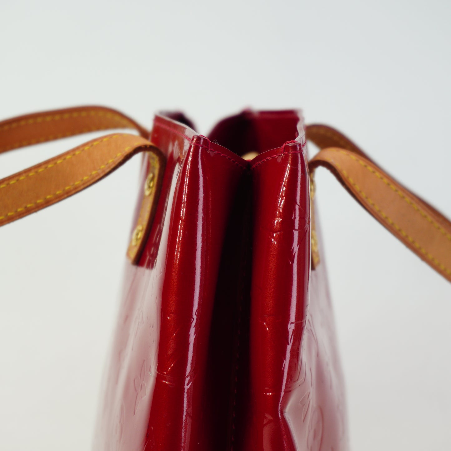 Louis Vuitton	Vernis Reade Patent Red GHW Small