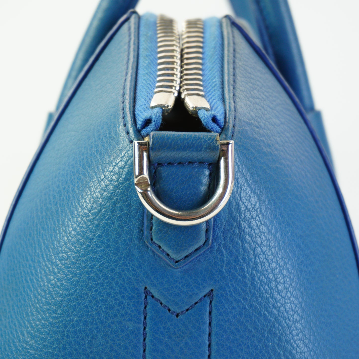 Givenchy Antigona Blue Small  SHW