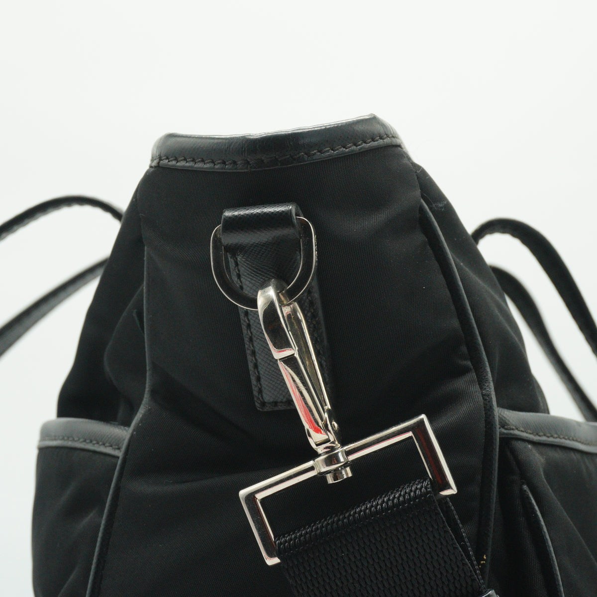 Louis Vuitton Beaubourg Messenger Bag MM GHW