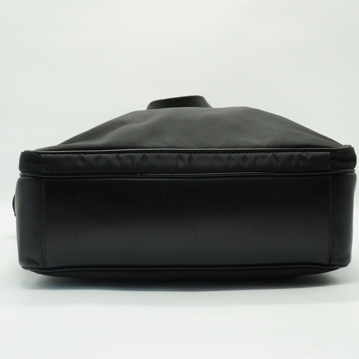 Louis Vuitton Beaubourg Messenger Bag MM GHW