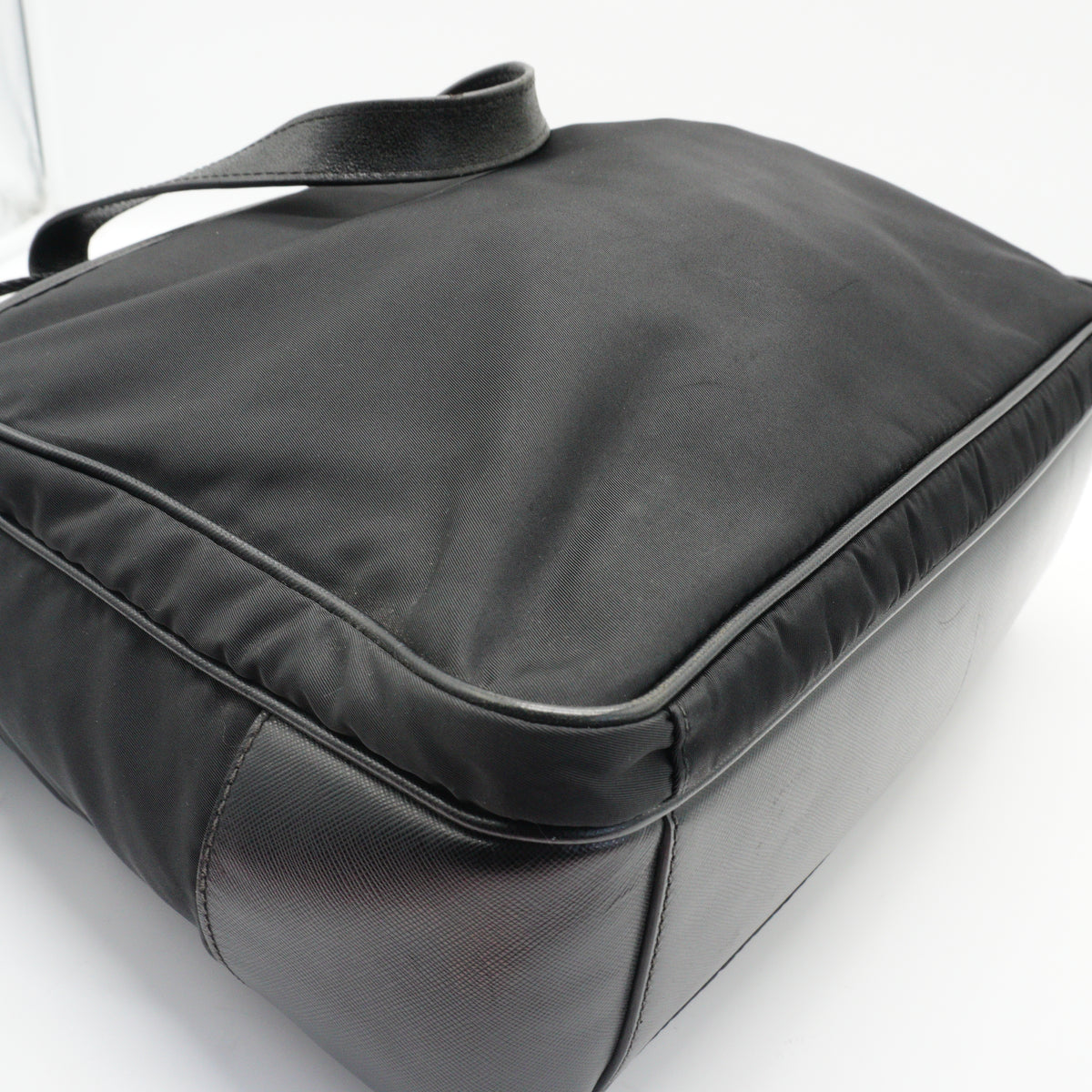 Louis Vuitton Beaubourg Messenger Bag MM GHW
