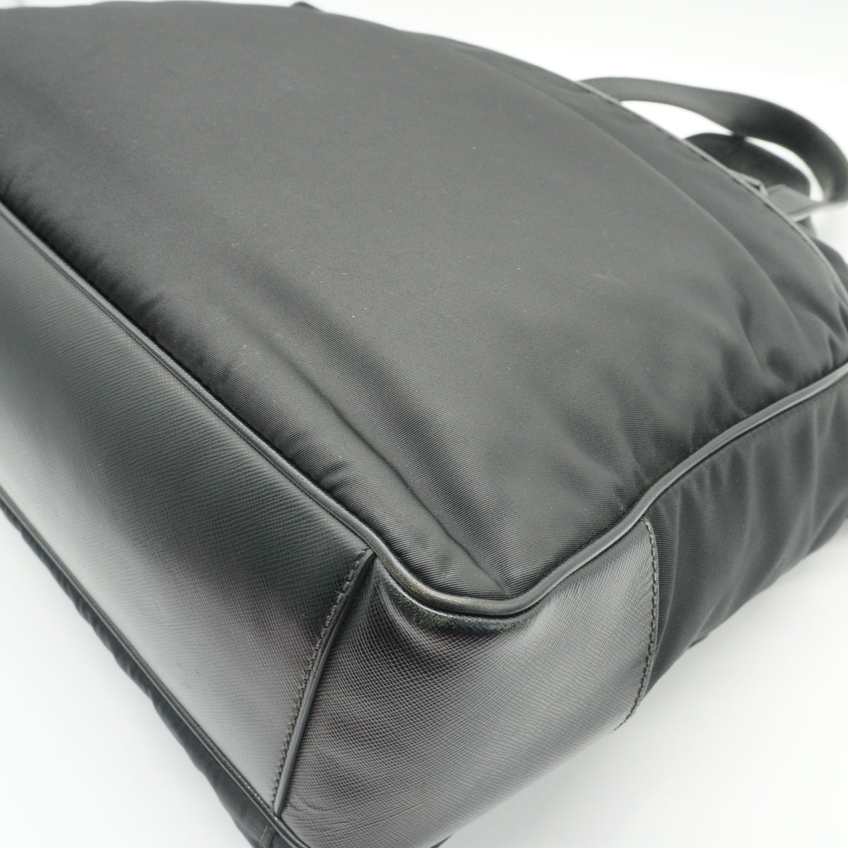 Louis Vuitton Beaubourg Messenger Bag MM GHW