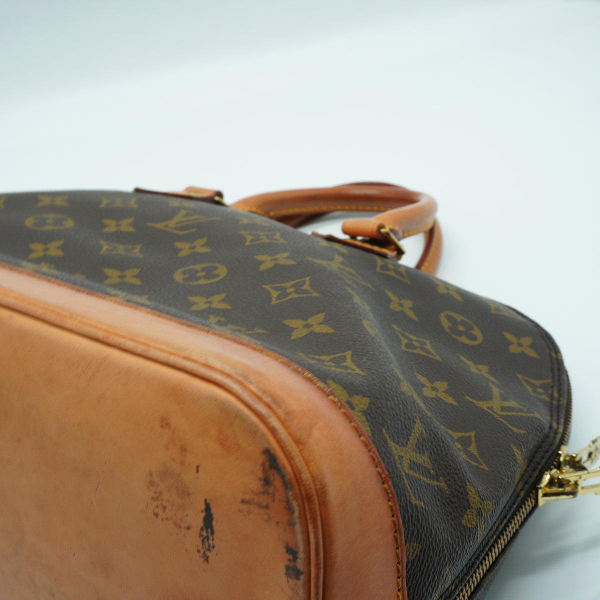 Louis Vuitton	Monogram Canvas Alma PM Medium GHW