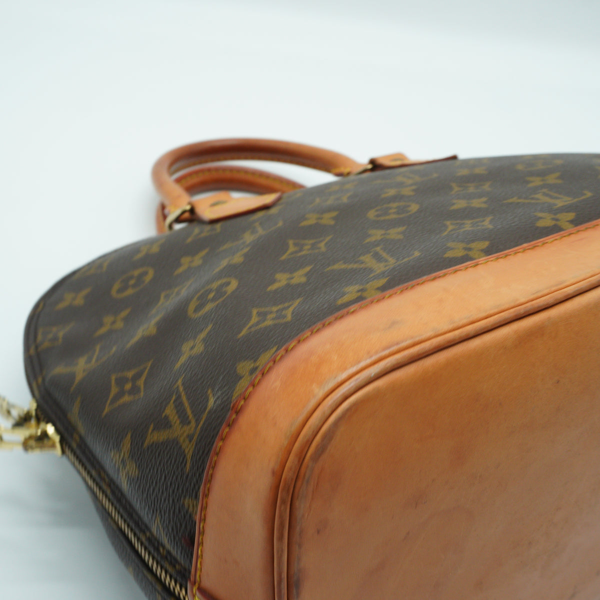 Louis Vuitton	Monogram Canvas Alma PM Medium GHW