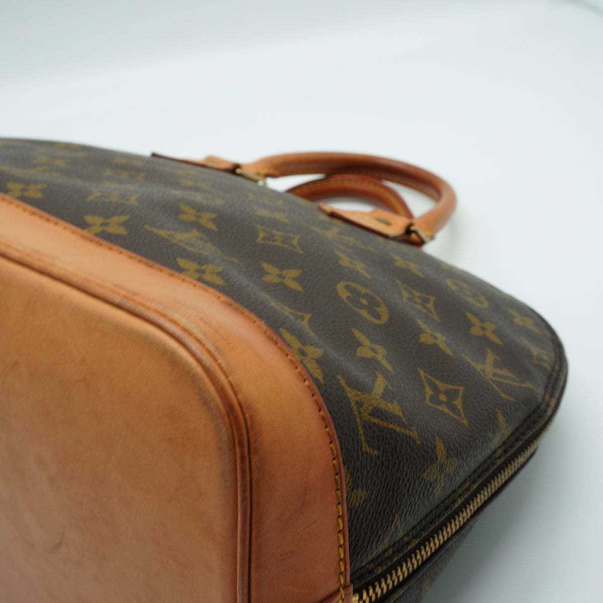 Louis Vuitton	Monogram Canvas Alma PM Medium GHW