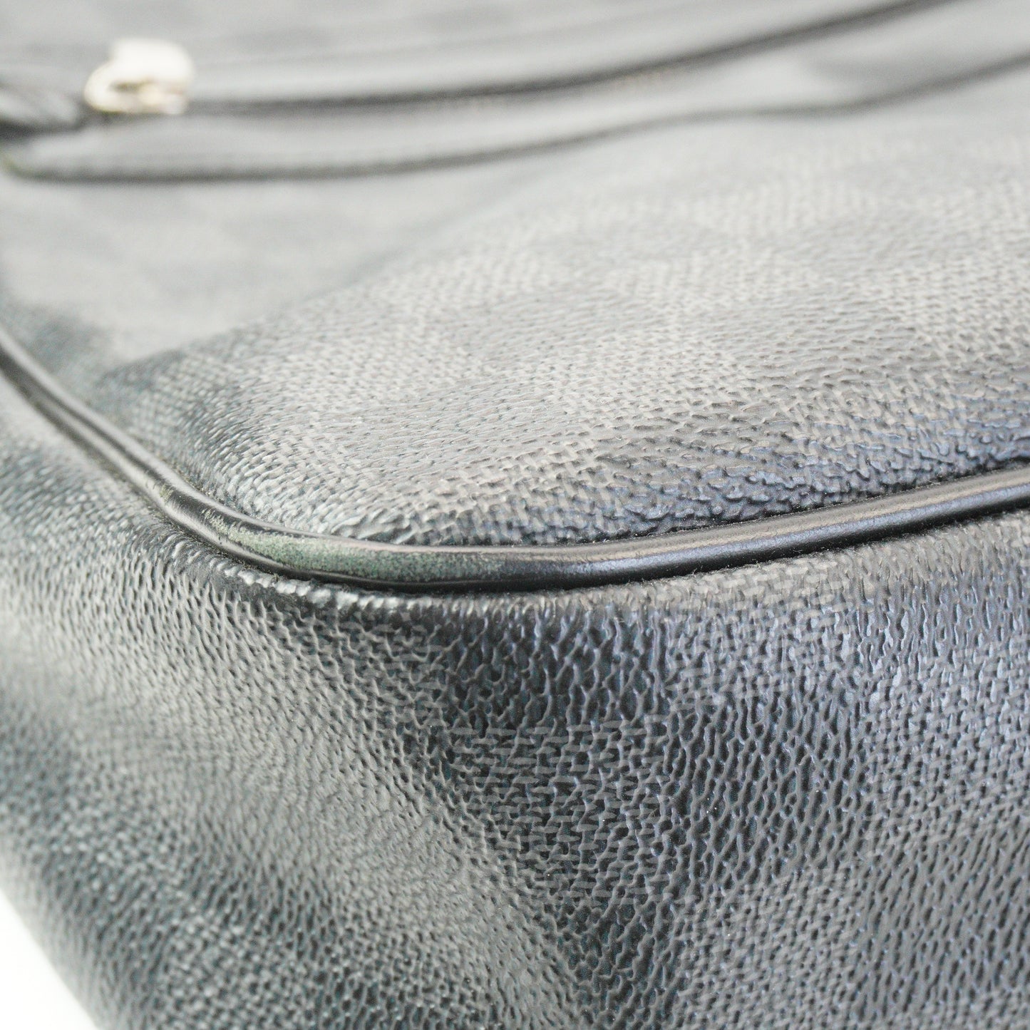 Louis Vuitton	 Damier Graphite Messenger Bag Dark Grey Medium SHW