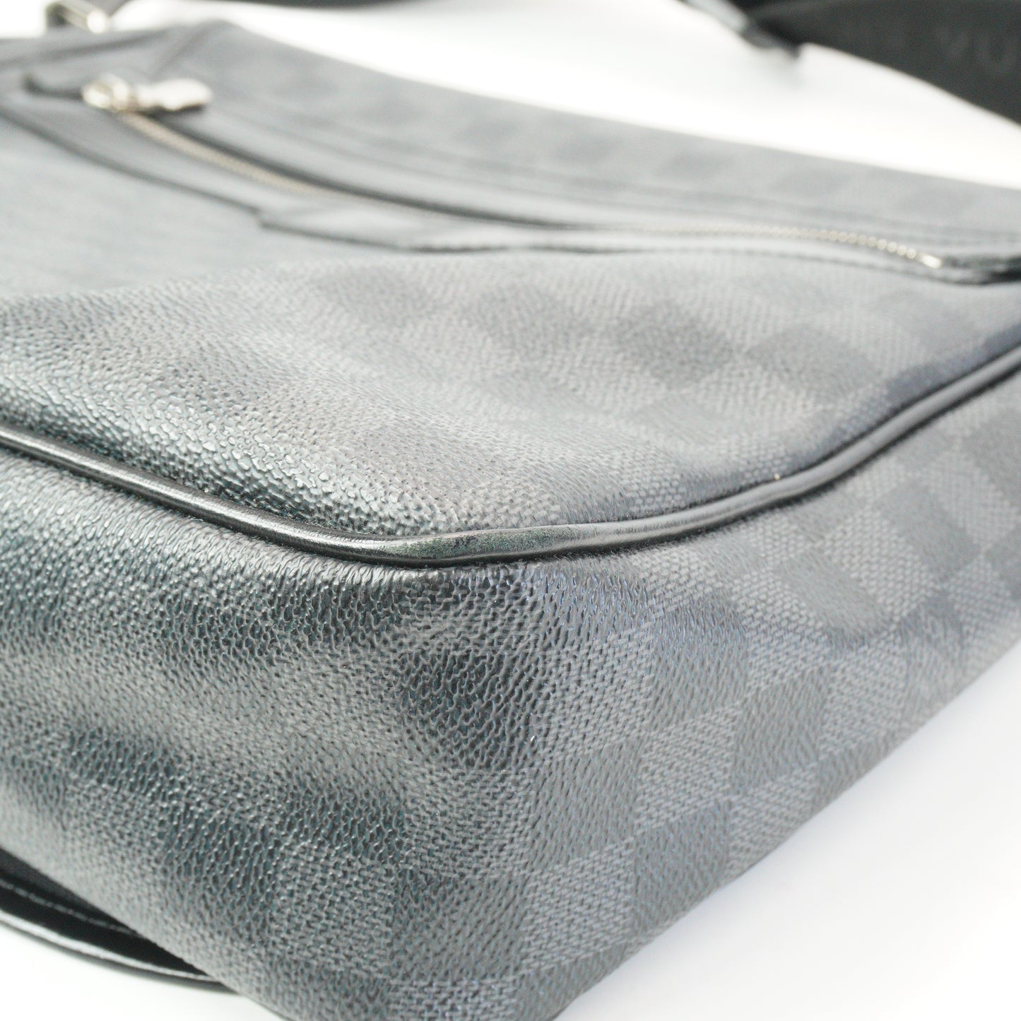 Louis Vuitton	 Damier Graphite Messenger Bag Dark Grey Medium SHW