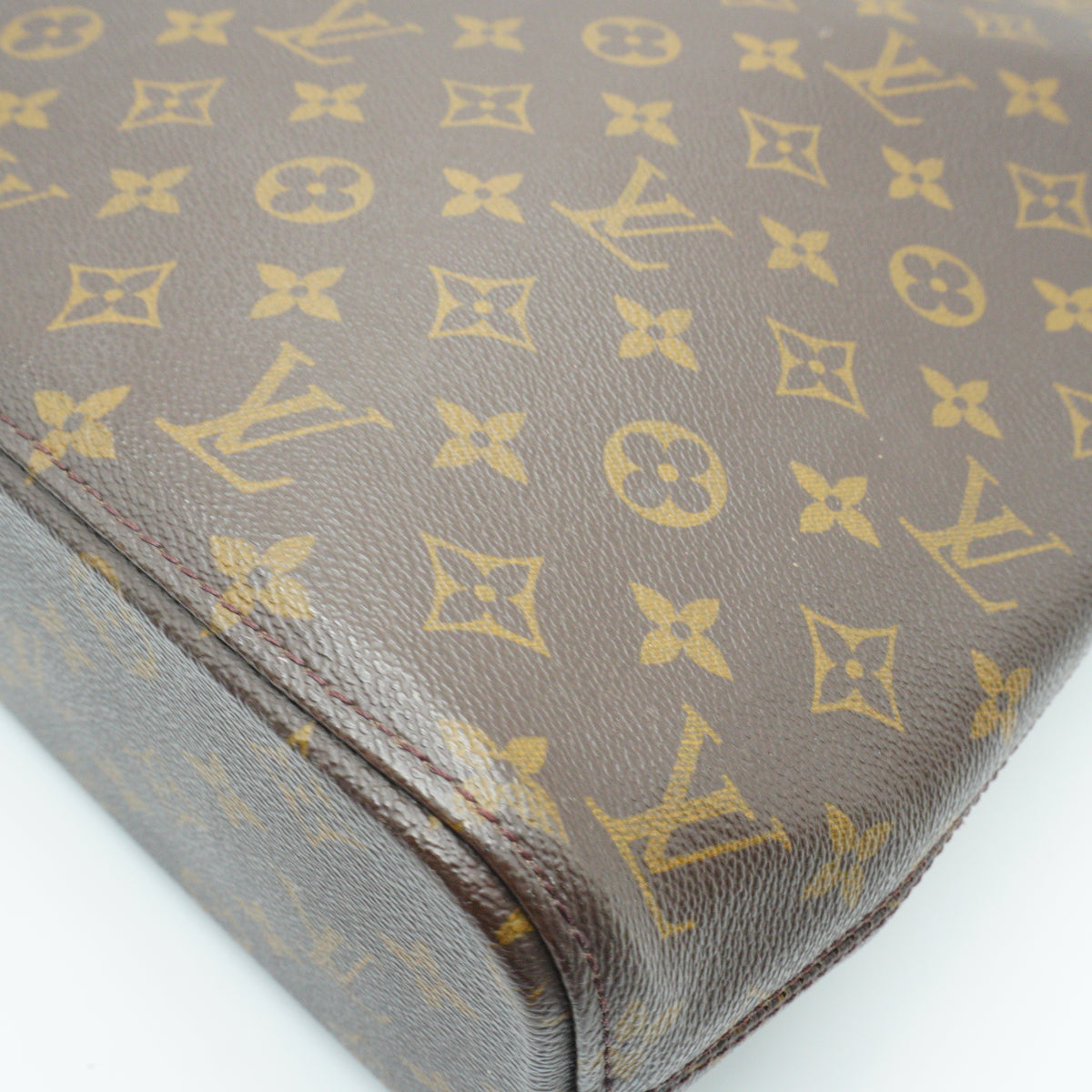 Louis Vuitton	Monogram Canvas Luco Tote Bag Large GHW