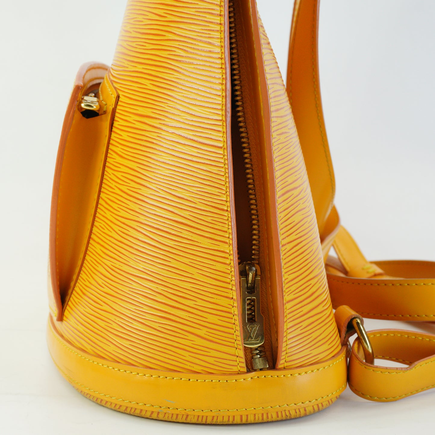 Louis Vuitton	Epi Yellow Backpack GHW Medium