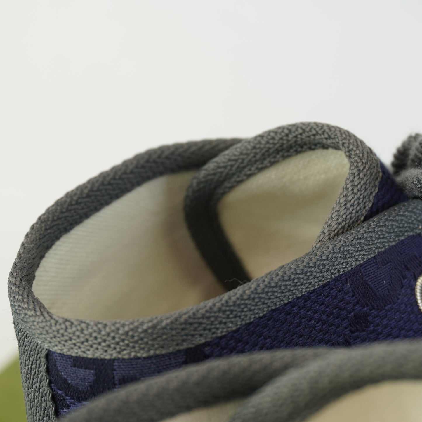 Gucci High Cut Blue Size 9