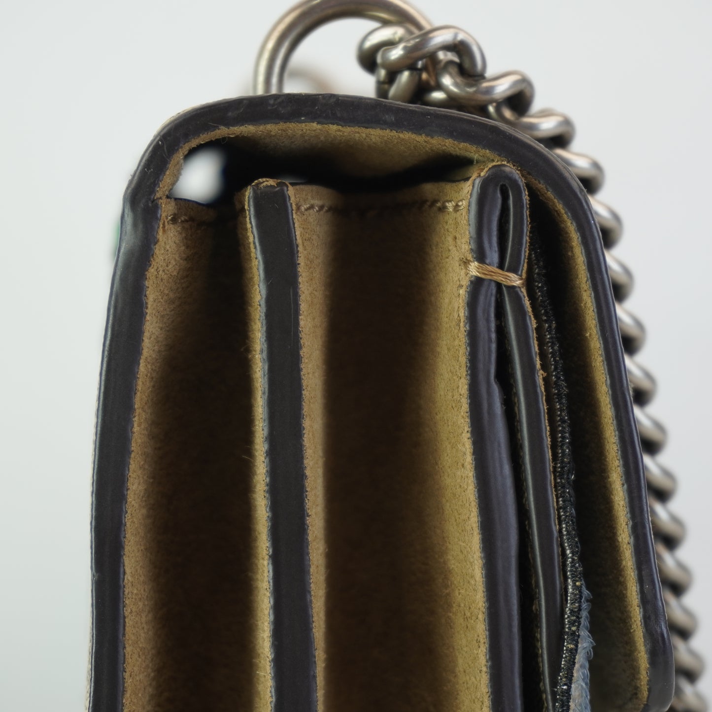 Gucci Dionysus GG Supreme Medium Shoulder Bag