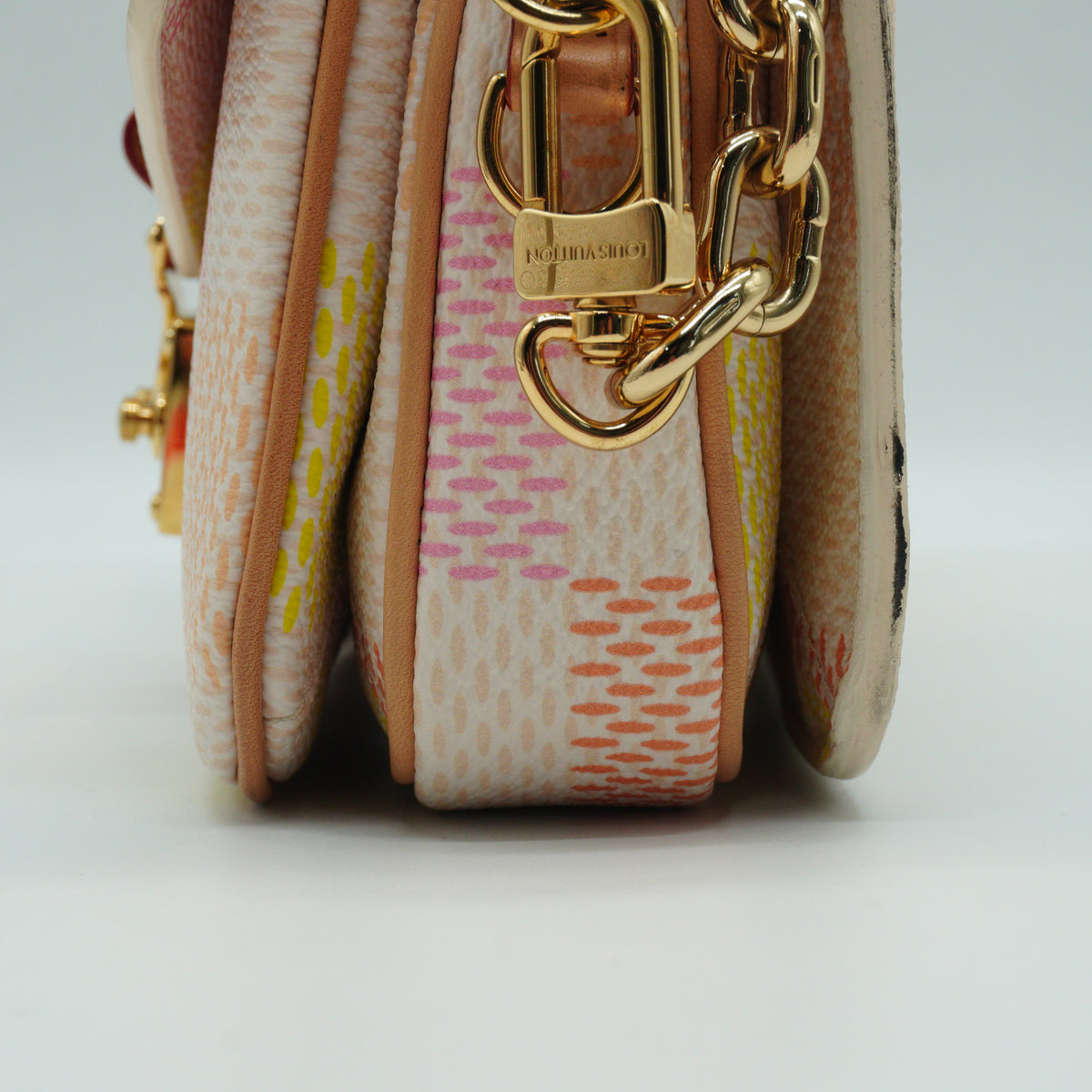 Louis Vuitton	Damierlicious Giant Pochette Metis East West bag Pastel Color Small GHW