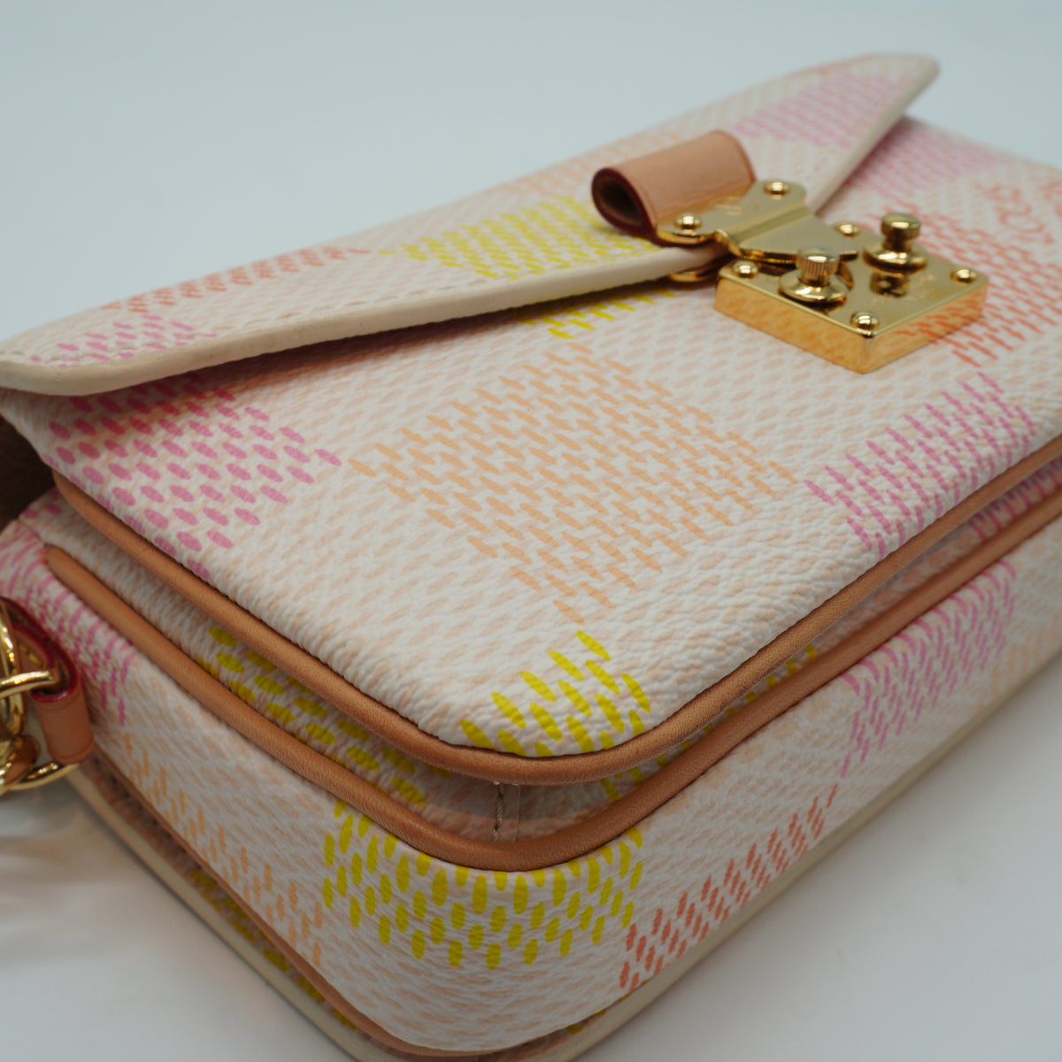 Louis Vuitton	Damierlicious Giant Pochette Metis East West bag Pastel Color Small GHW