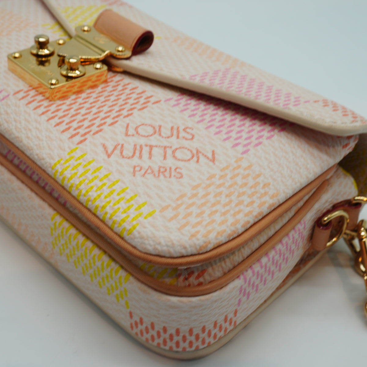 Louis Vuitton	Damierlicious Giant Pochette Metis East West bag Pastel Color Small GHW