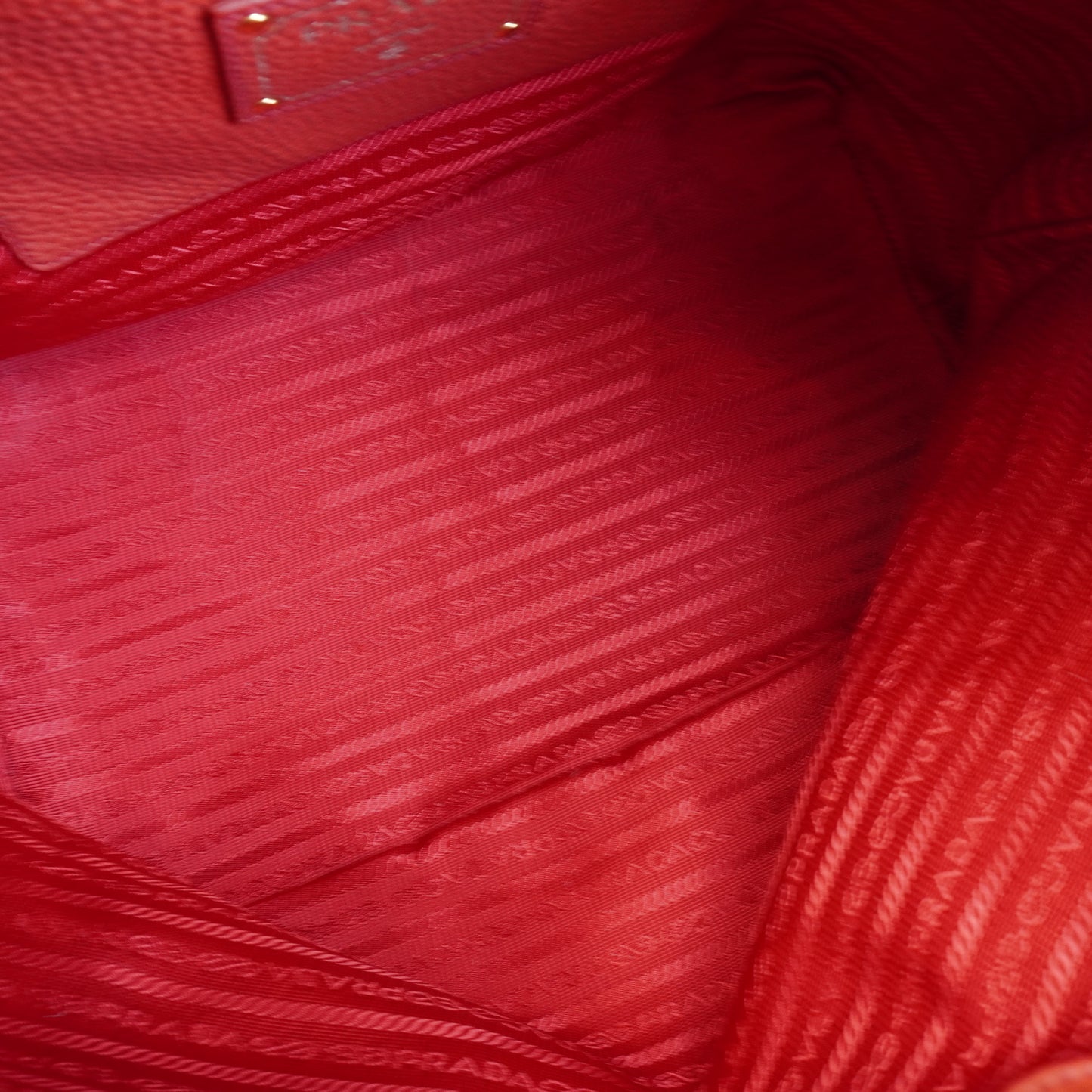 Prada Vitello Daino Hobo Red