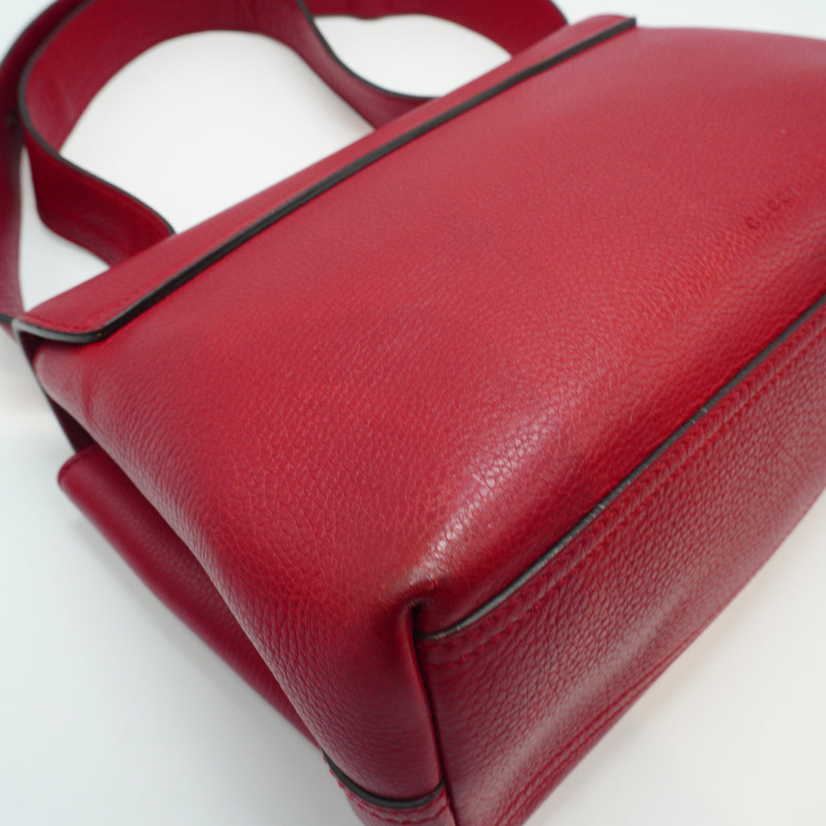 Gucci GG Marmont Red shoulder bag Medium GHW