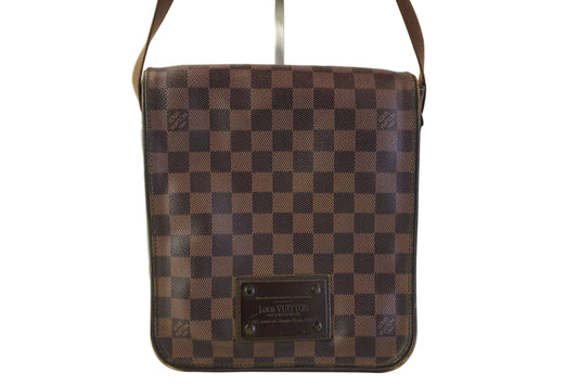 Louis Vuitton	Damier Brooklyn PM Messenger Bag