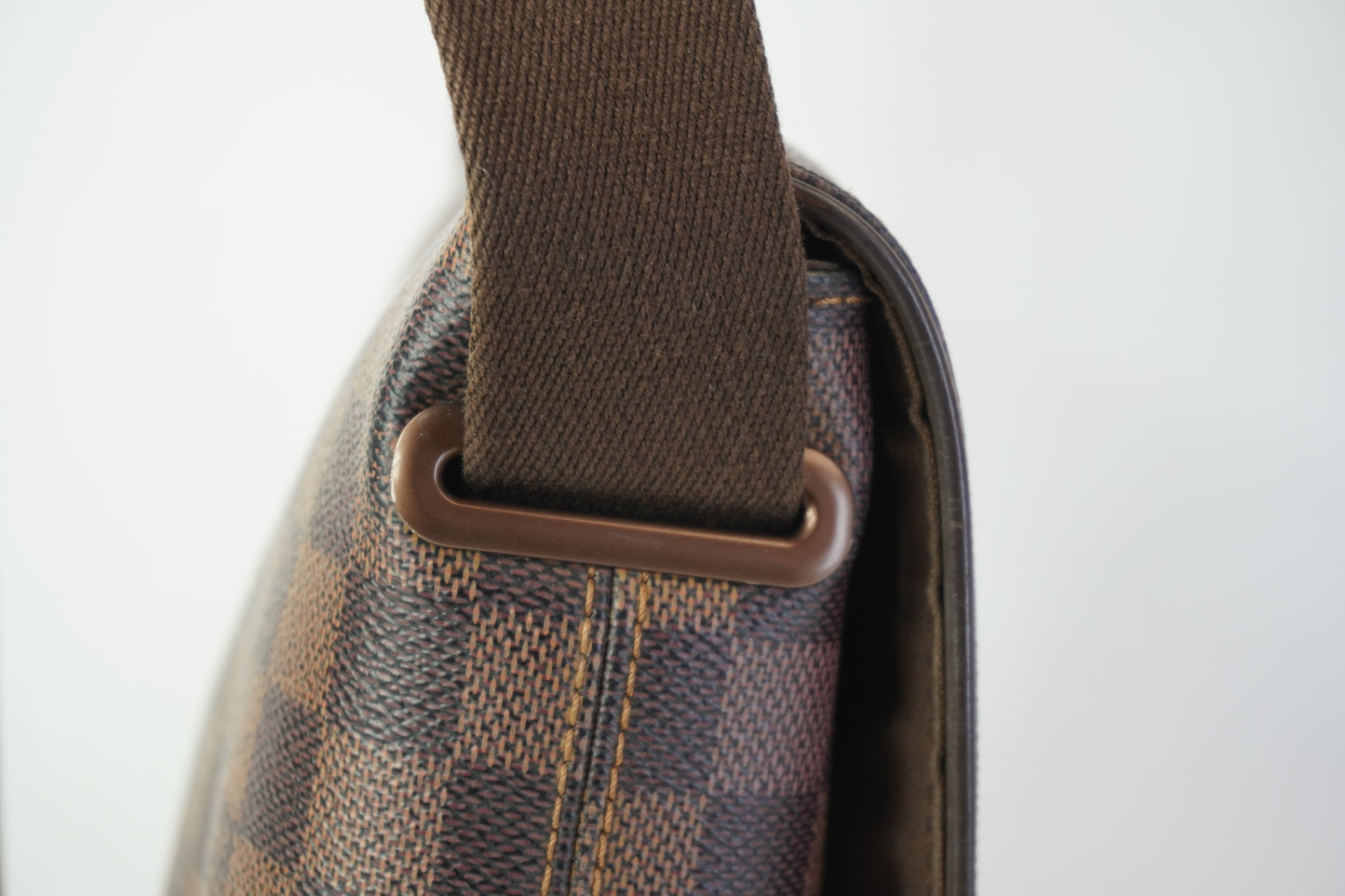 Louis Vuitton	Damier Brooklyn PM Messenger Bag
