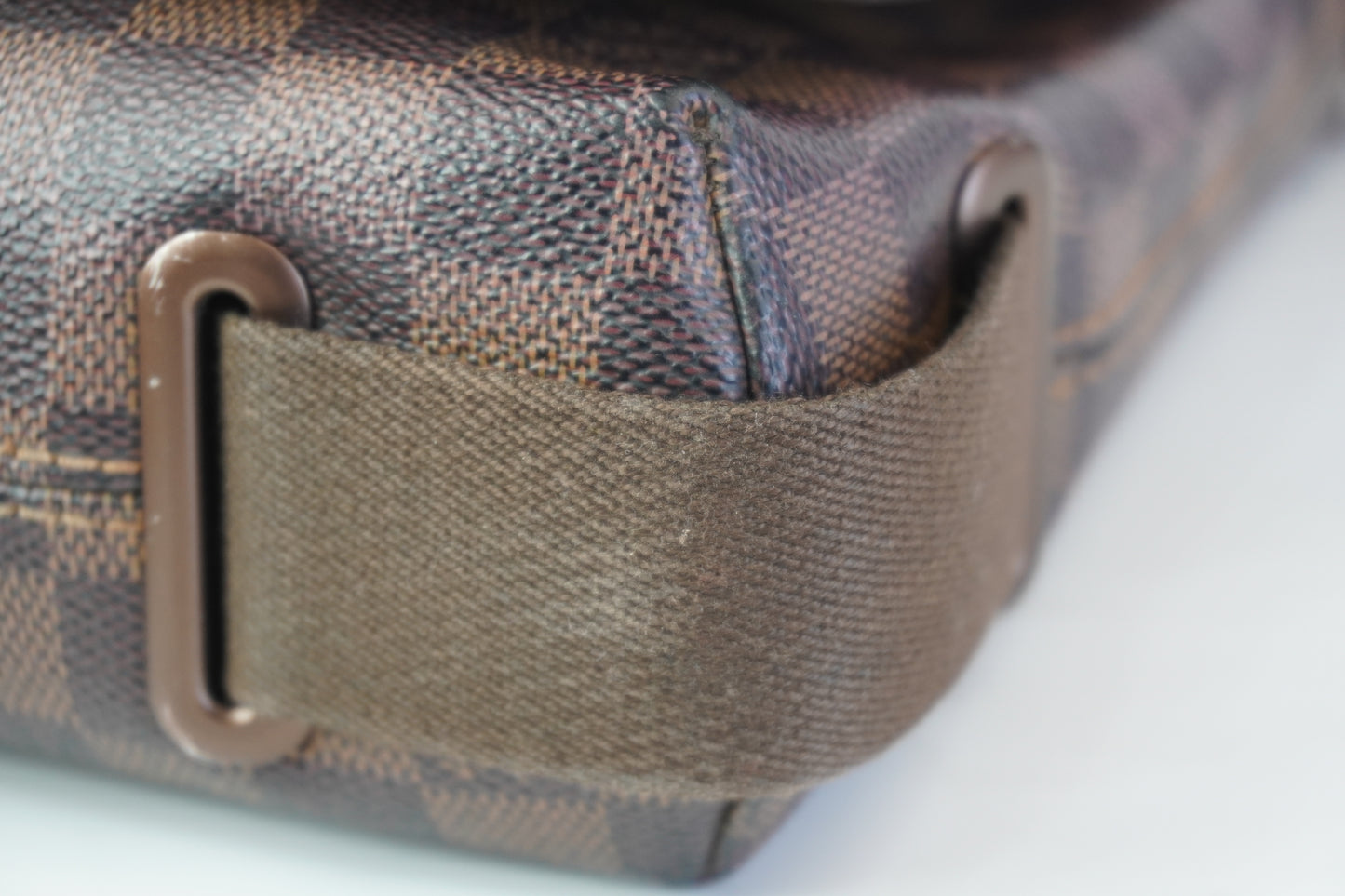 Louis Vuitton	Damier Brooklyn PM Messenger Bag