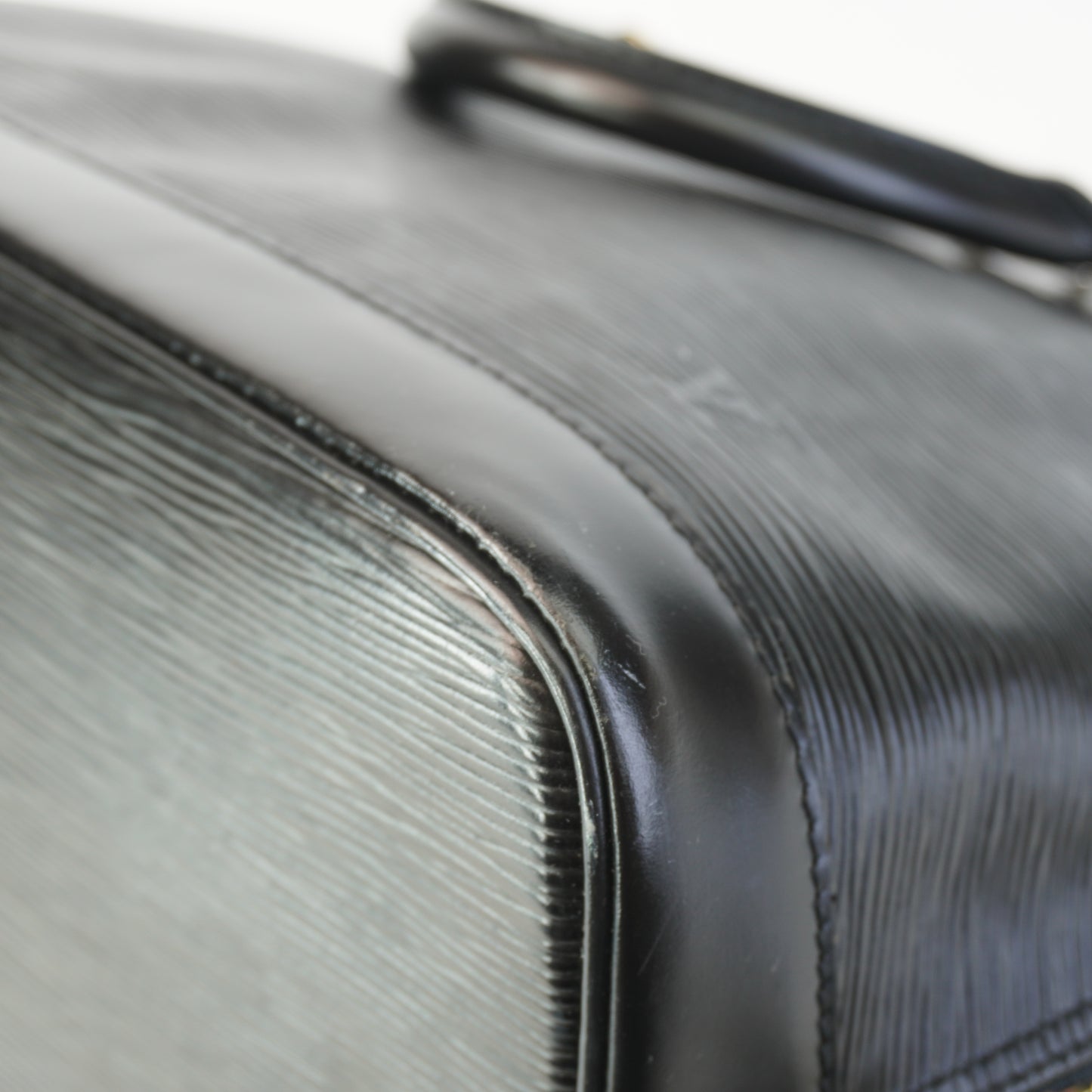 Louis Vuitton Alma PM Epi Black