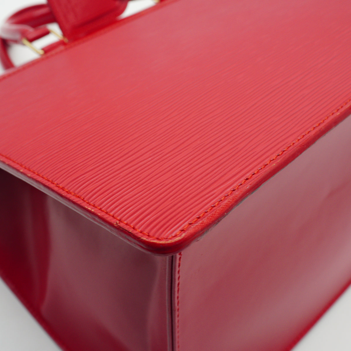 Louis Vuitton	Epi Riviera Bag Red GHW Medium