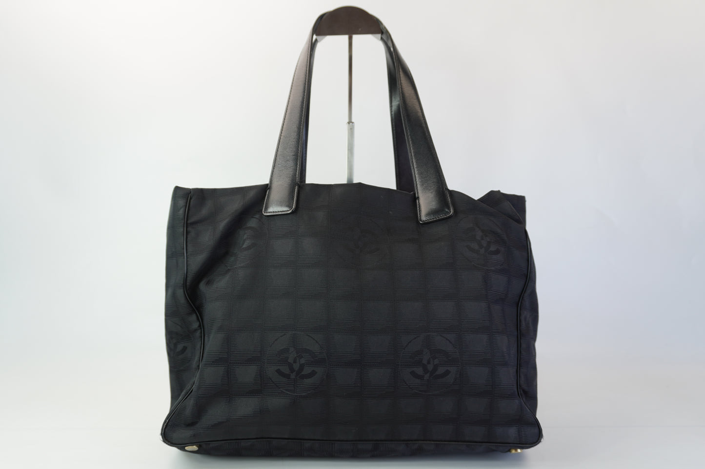 Chanel	Travel Line MM Tote GHW