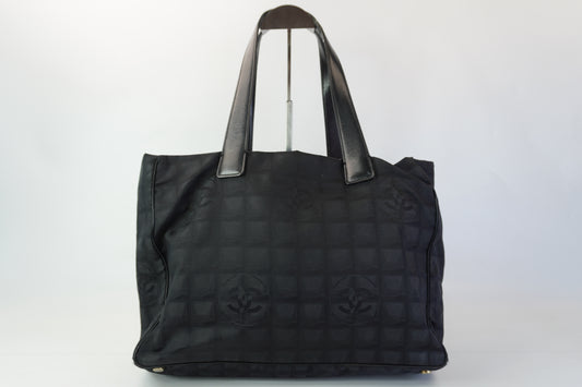 Chanel	Travel Line MM Tote GHW