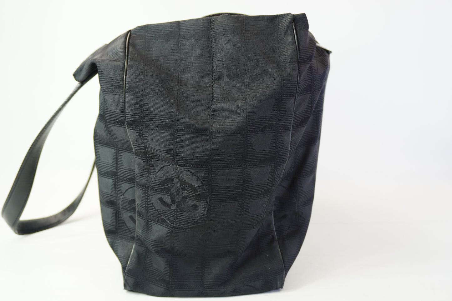 Chanel	Travel Line MM Tote GHW
