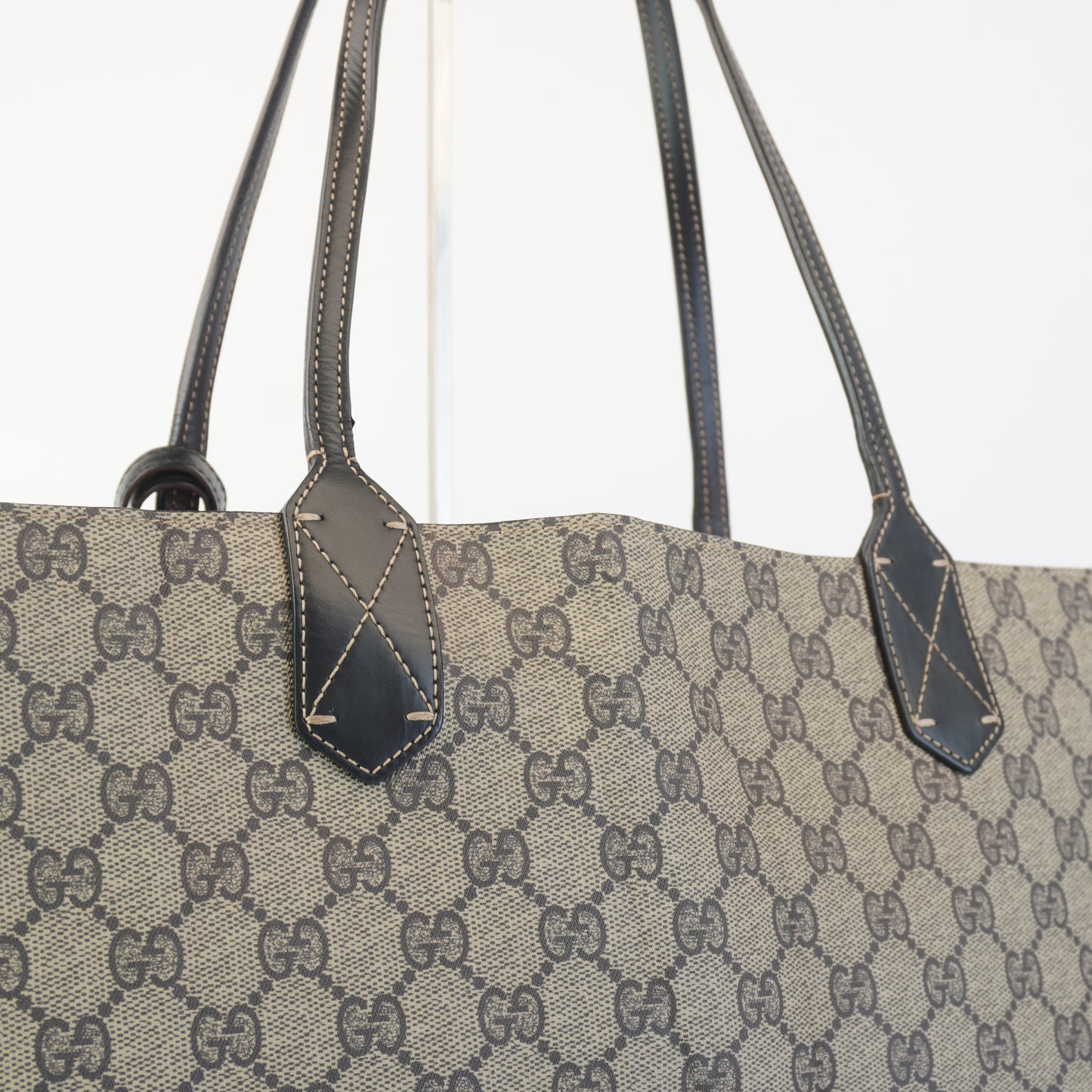 Gucci GG Supreme Reversible Tote Beige/Black