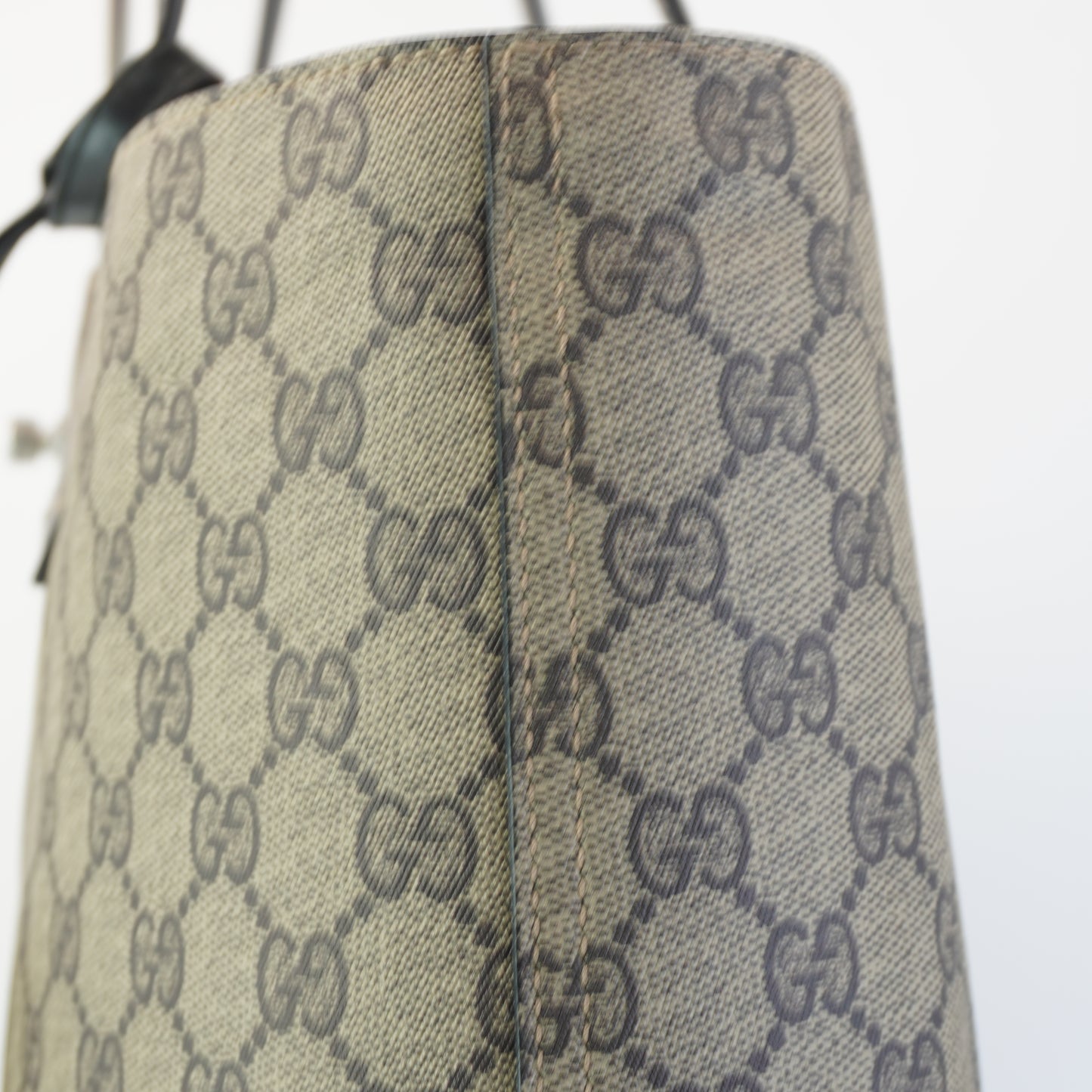 Gucci GG Supreme Reversible Tote Beige/Black