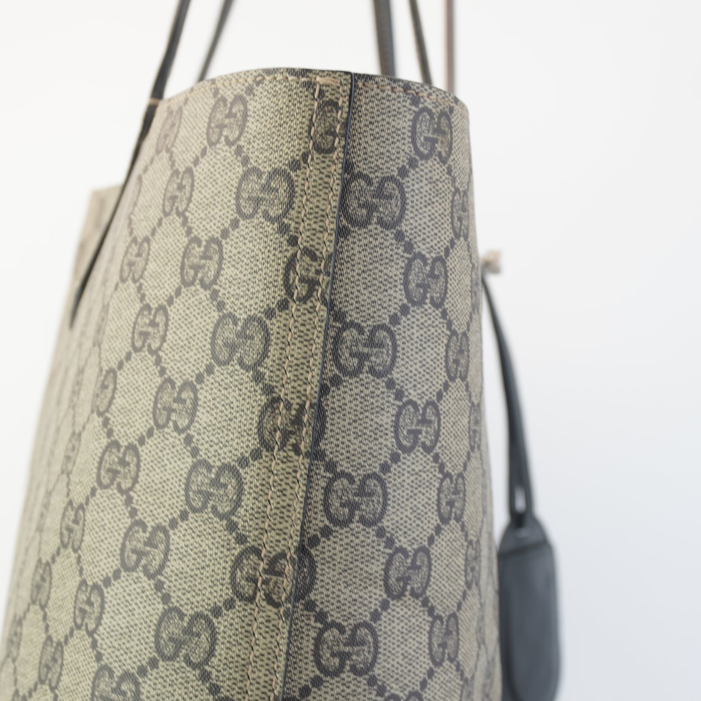 Gucci GG Supreme Reversible Tote Beige/Black